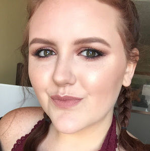 Meet your Posher, Emaleigh